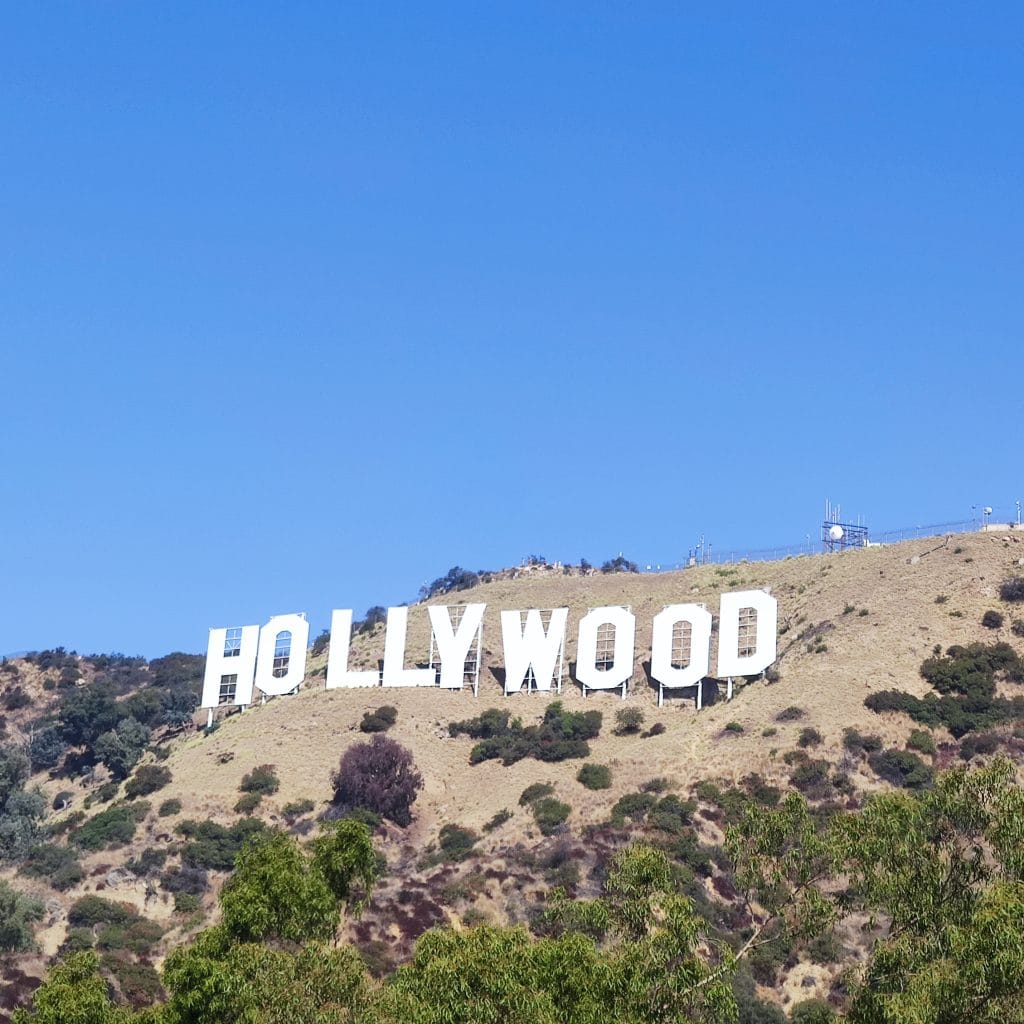 Blick auf das Hollywood Sign vom Lake Hollywood Park