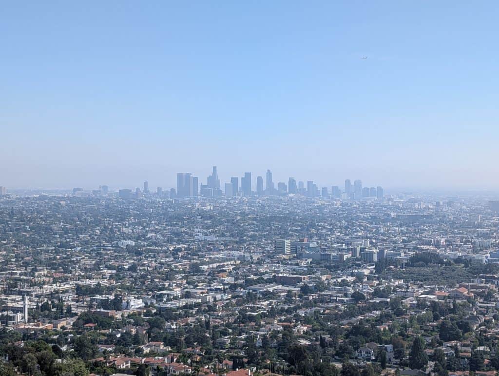 Blick über die Metropolregion Los Angeles auf Downtown LA