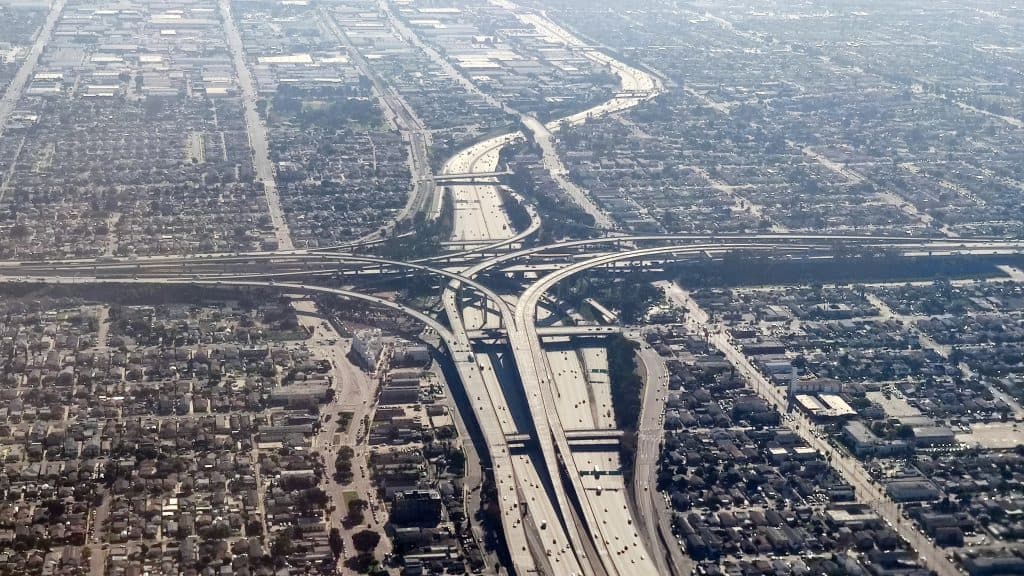 Luftaufnahme des Harry Pregerson Interchange im Süden von Los Angeles