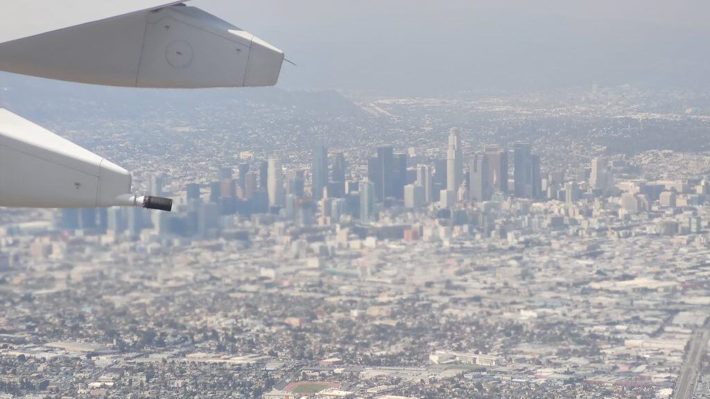 Downtown Los Angeles aus dem Flugzeug kurz vor der Landung
