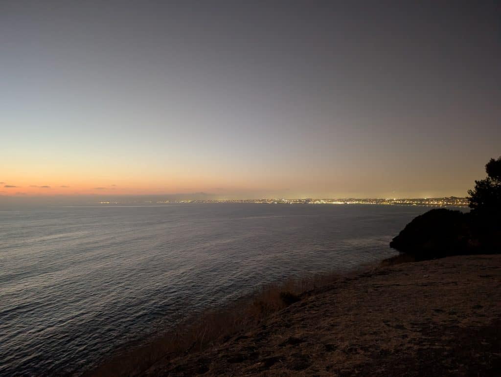 Abendstimmung über dem Pazifik an den Klippen von Point Vicente in Palos Verdes